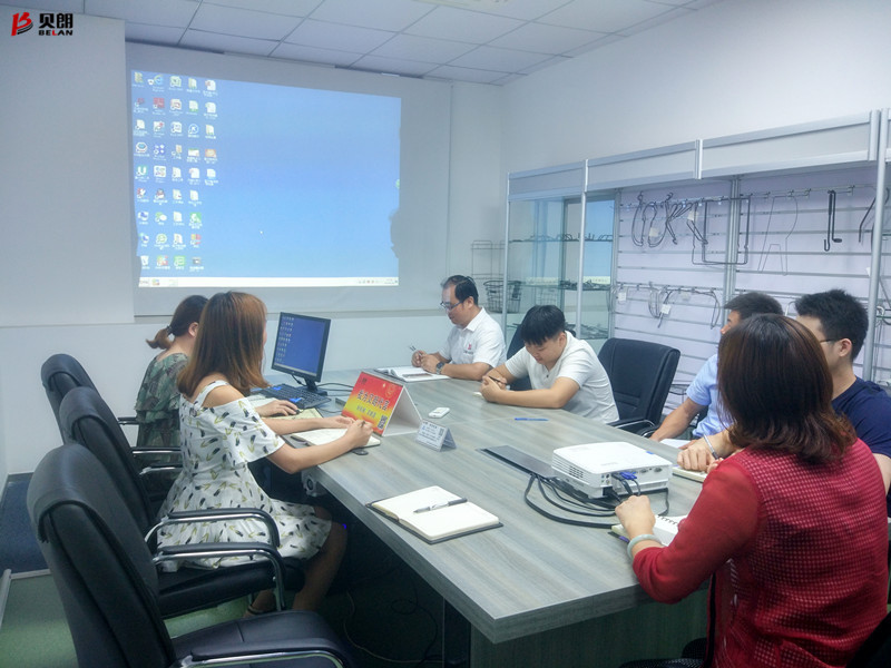 開會(huì)是為了解決問題，而不是重復(fù)問題