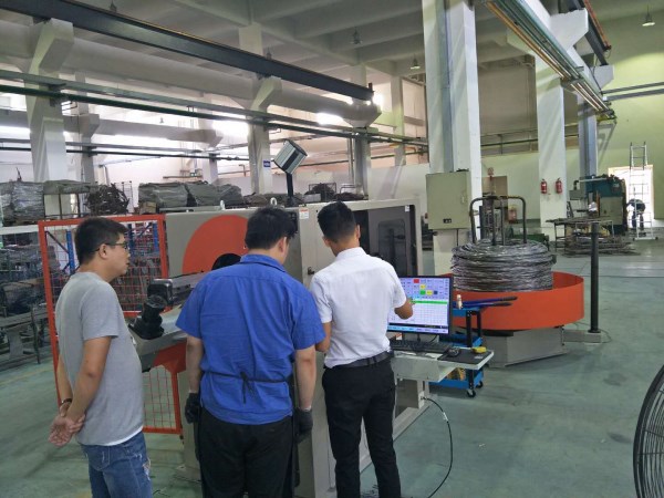 貝朗自動(dòng)化調(diào)機(jī)師在客戶車間 貝朗自動(dòng)化調(diào)機(jī)師在客戶車間